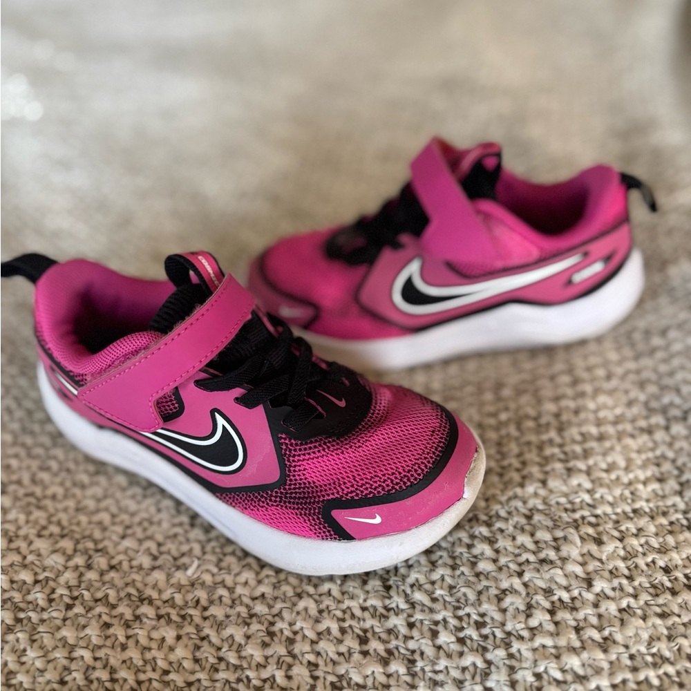 Nike Kids Fuchsia and Black Running Sneakers- 10C